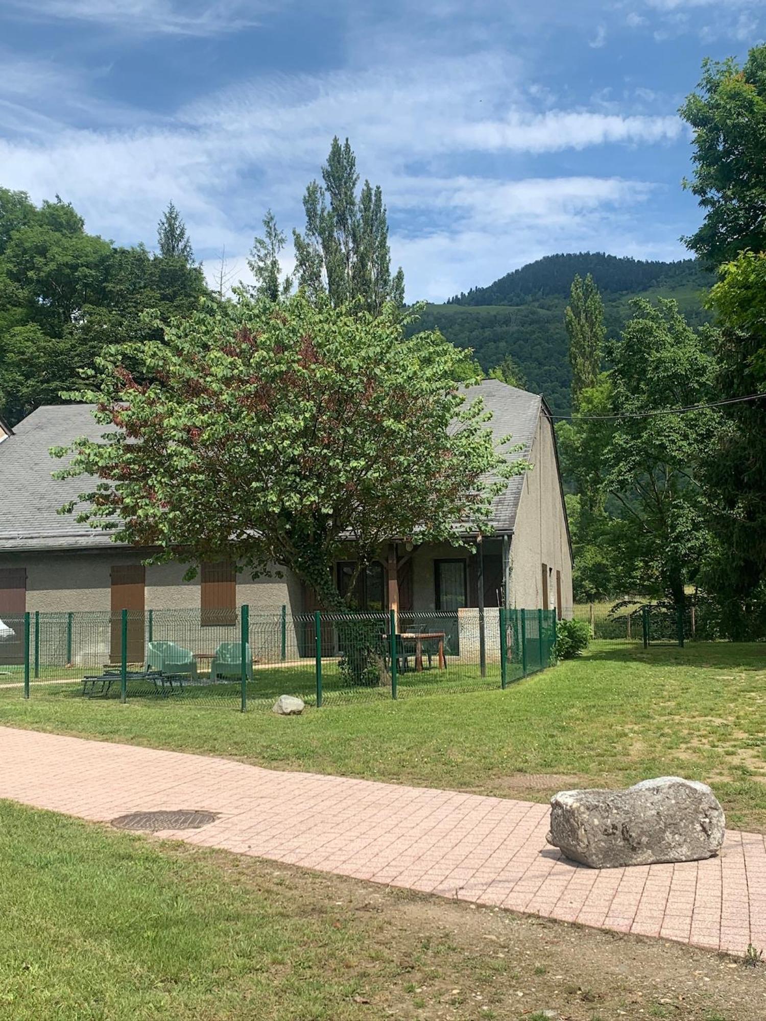La Suite Unique - Le Jardin Sur Les Pyrenees- Vue Panoramique Montagne -Jardin Cloture Prive De 100M2-Parking-Linge De Lit Et Serviettes Compris- ビエル エクステリア 写真